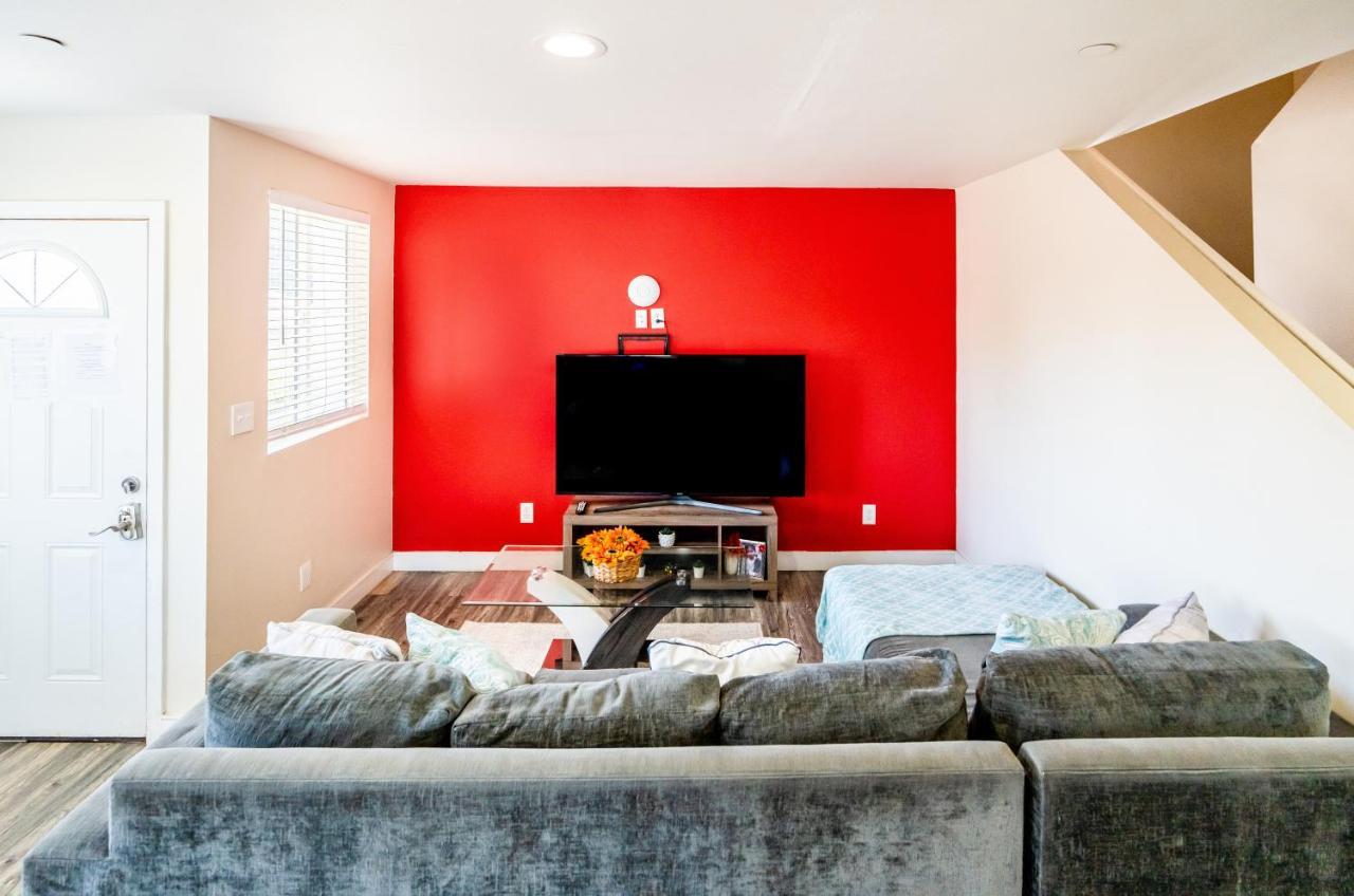 Spacious 5 Bedroom 3 Bath Modern Home By Downtown La With Parking Los Angeles Exterior photo