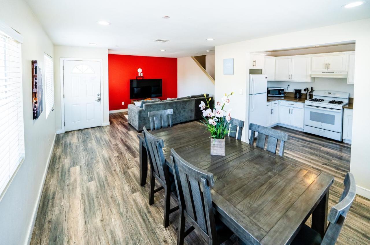 Spacious 5 Bedroom 3 Bath Modern Home By Downtown La With Parking Los Angeles Exterior photo