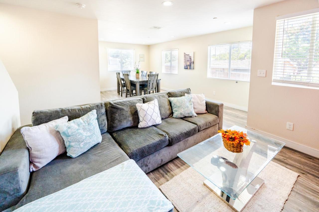 Spacious 5 Bedroom 3 Bath Modern Home By Downtown La With Parking Los Angeles Exterior photo