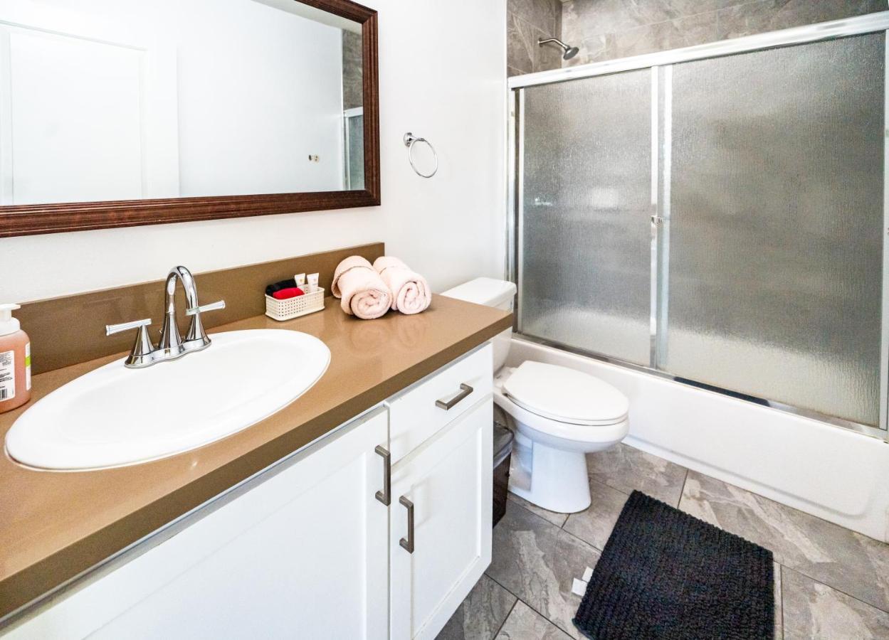 Spacious 5 Bedroom 3 Bath Modern Home By Downtown La With Parking Los Angeles Exterior photo