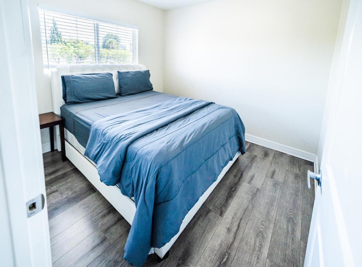 Spacious 5 Bedroom 3 Bath Modern Home By Downtown La With Parking Los Angeles Exterior photo