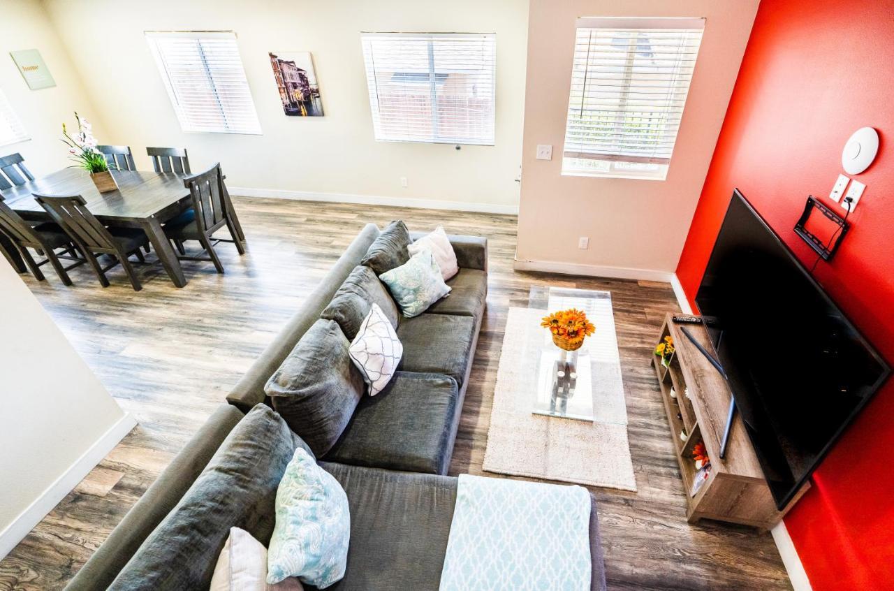Spacious 5 Bedroom 3 Bath Modern Home By Downtown La With Parking Los Angeles Exterior photo