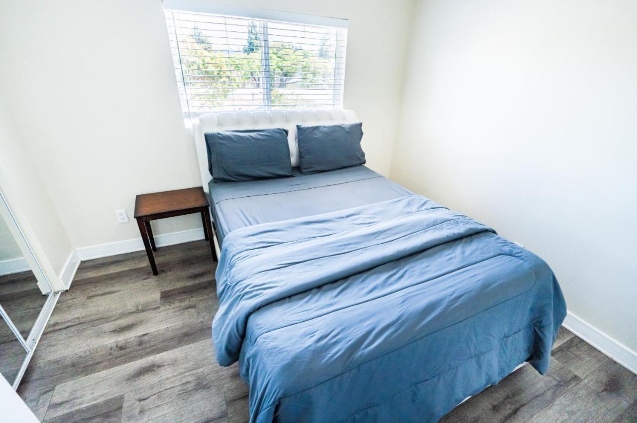 Spacious 5 Bedroom 3 Bath Modern Home By Downtown La With Parking Los Angeles Exterior photo